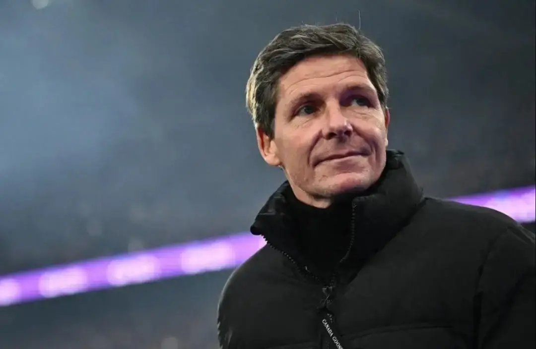 亚新体育热点聚焦:斯洛特帅位悬了?利物浦换帅传闻反转,关键战成救命稻草